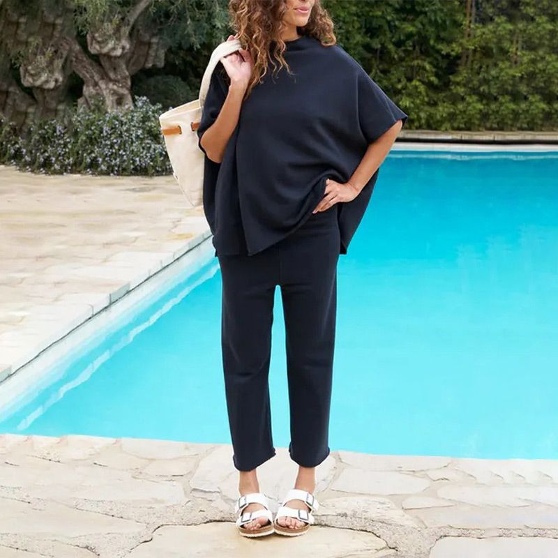 Set of wide trousers with 3/4 sleeves for women