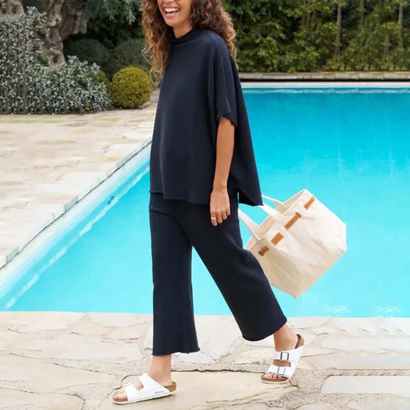 Set of wide trousers with 3/4 sleeves for women